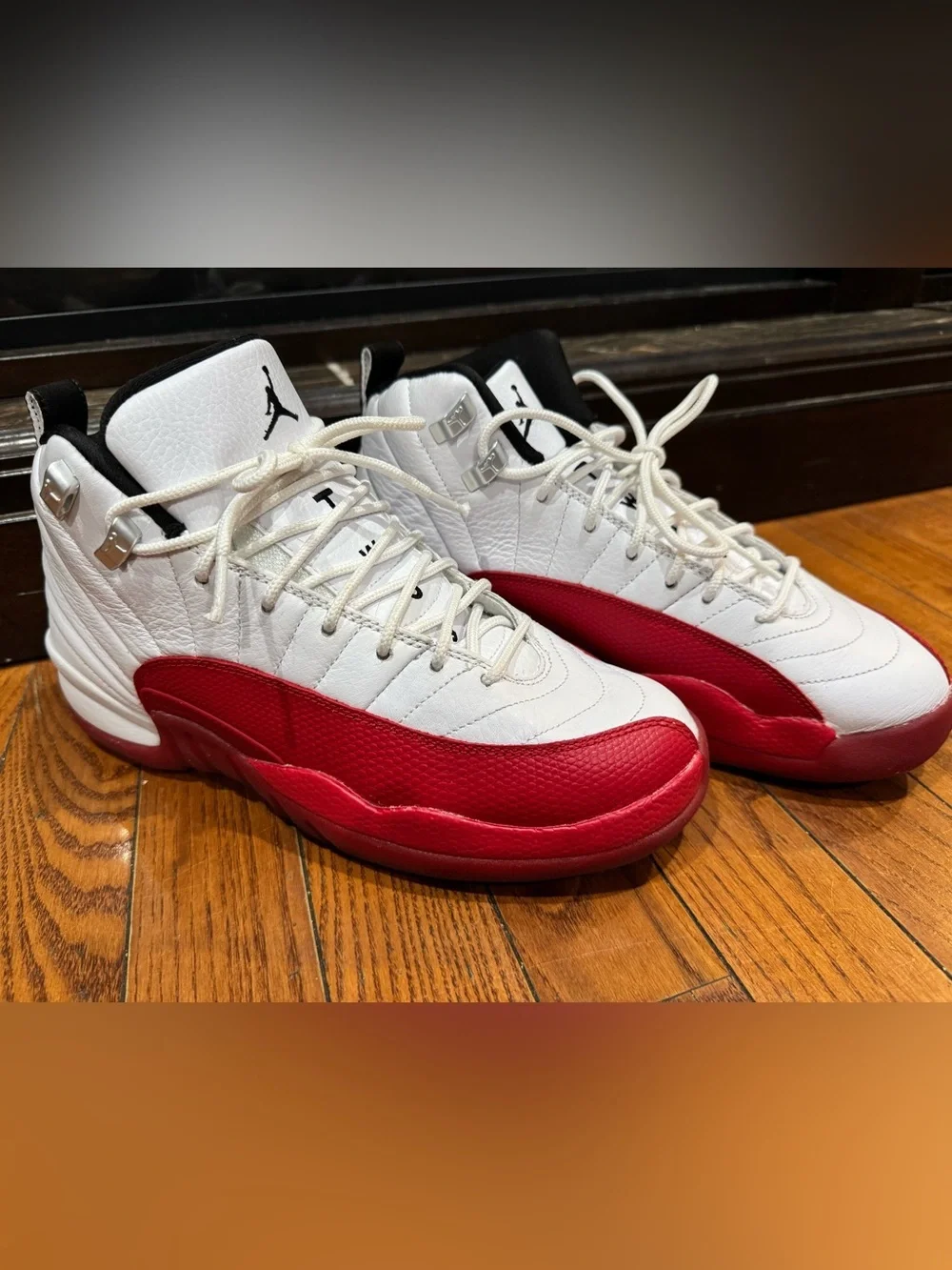 Jordan Men's Athletic Basketball Shoes in White and Red